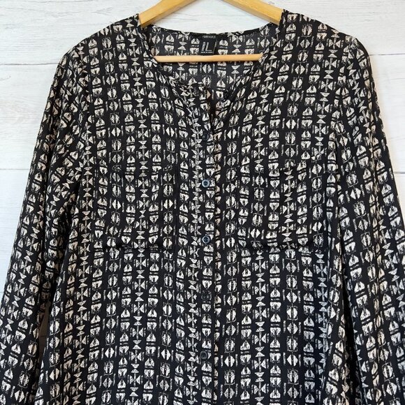 Forever 21 Dress Shirt Womens Size Medium Ivory and Black Geometric Button Down - Picture 10 of 12